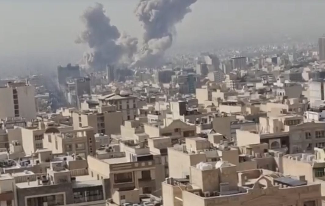 ISRAELE ATTACCA L’IRAN E IN ITALIA ESTERI E DIFESA IN ALLERTA
