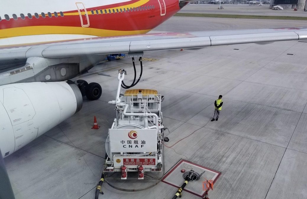 CARBURANTI A RISCHIO PER GLI AEREI: SCATTANO LE PRIME LIMITAZIONI