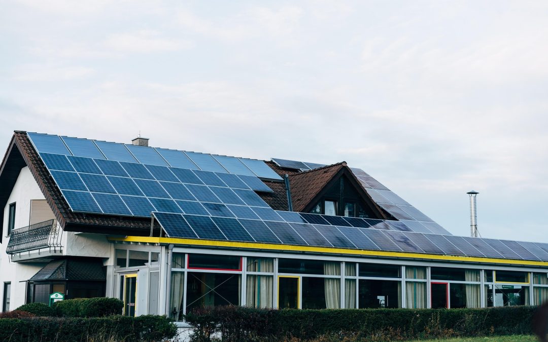 ENERGIA, IMPRESE E COMPETITIVITA’: PERCHE’ FOTOVOLTAICO E MOBILITA’ ELETTRICA STANNO CAMBIANDO IL MERCATO ITALIANO